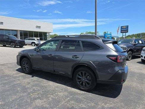 Used 2025 Subaru Outback Onyx Edition AWD/4WD image 6
