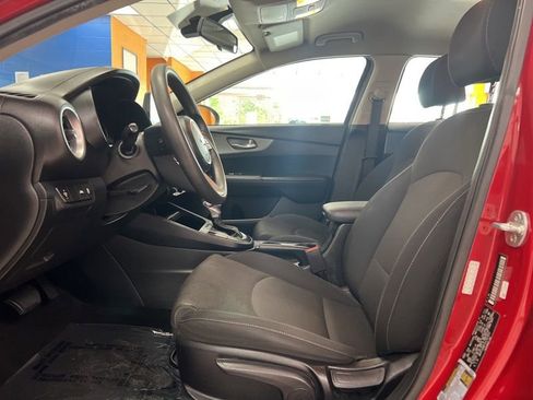 Used 2020 Kia Forte LXS FWD image 17