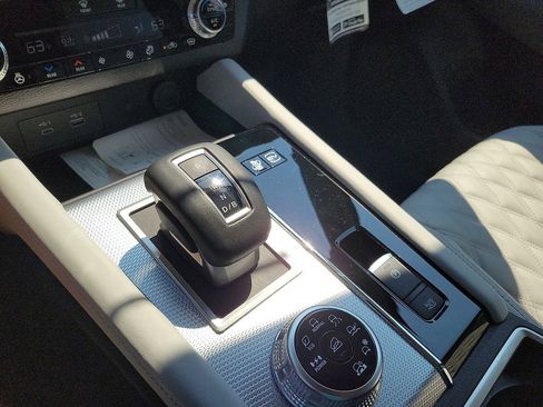 New 2025 Mitsubishi Outlander SEL image 15