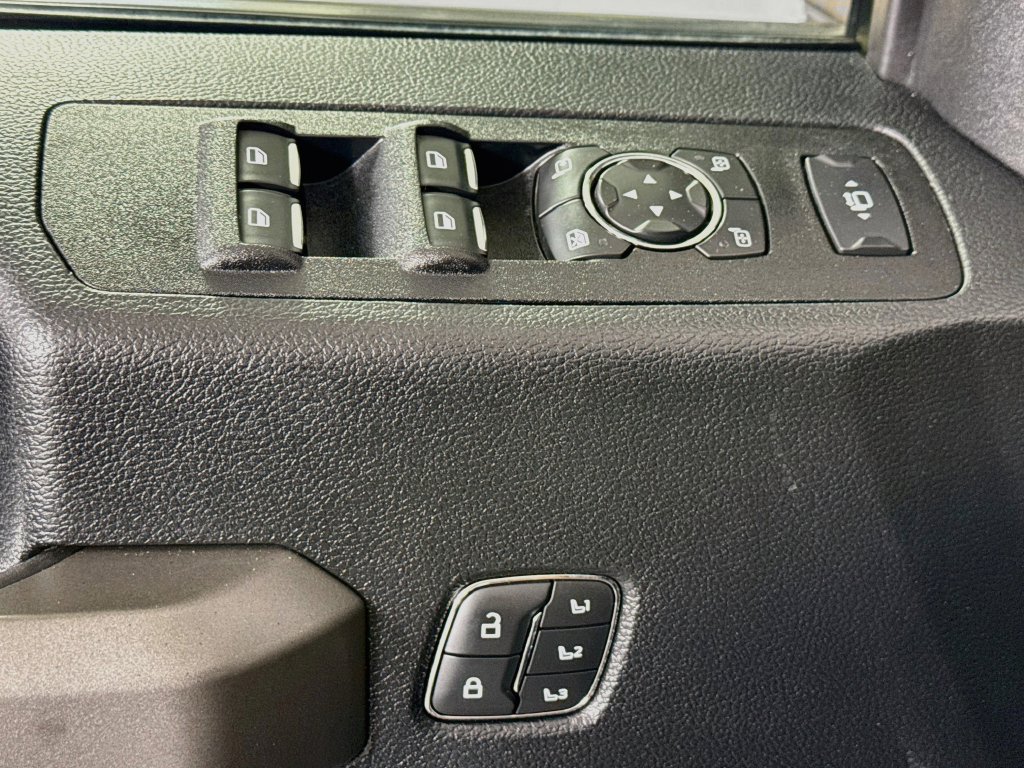 Used 2021 Ford F250 Platinum w/ FX4 Off-Road Package AWD/4WD image 21