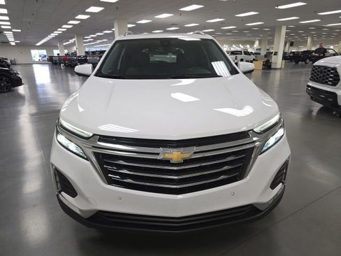 Used 2022 Chevrolet Equinox Premier FWD image 2