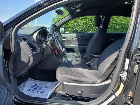 Used 2012 Chrysler 200 Touring FWD image 14
