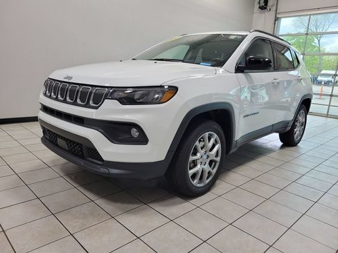 Used 2022 Jeep Compass Latitude AWD/4WD image 7