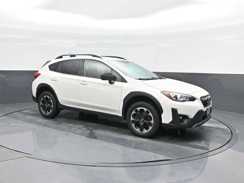 Used 2021 Subaru Crosstrek 2.0i image 1