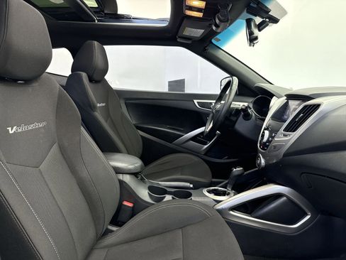 Used 2017 Hyundai Veloster Value Edition image 29