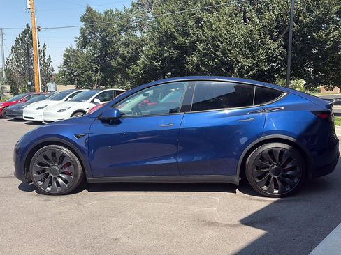Used 2022 Tesla Model Y Performance AWD/4WD image 5