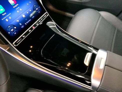 Used 2026 Mercedes-Benz GLC 300 image 27