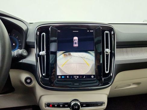 Certified 2023 Volvo XC40 B5 Ultimate w/ Climate Package image 23