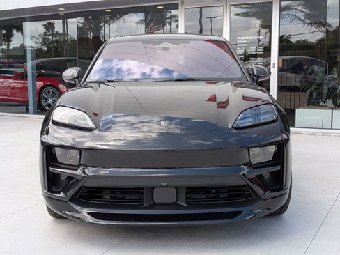 New 2026 Porsche Macan Turbo Electric AWD/4WD image 6