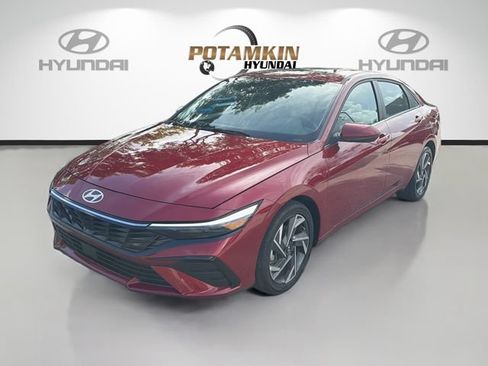 Certified 2025 Hyundai Elantra SEL FWD image 1