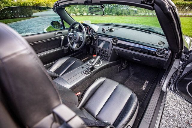 Used 2008 MAZDA MX-5 Miata Grand Touring w/ Premium Pkg RWD image 38