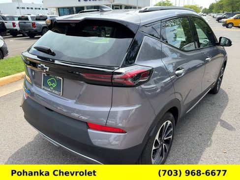 Certified 2023 Chevrolet Bolt EUV Premier FWD image 7