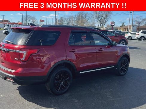 Used 2018 Ford Explorer XLT AWD/4WD image 10