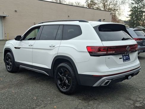 Certified 2025 Volkswagen Atlas Peak Edition SE image 7