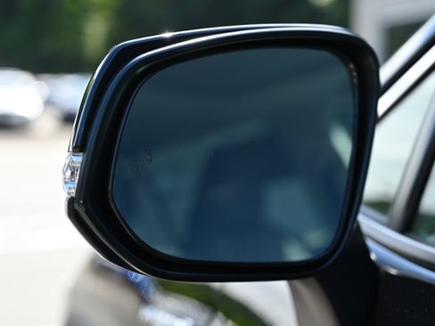 Used 2019 Toyota RAV4 XLE AWD/4WD image 10