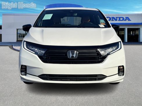 Used 2024 Honda Odyssey Sport image 6
