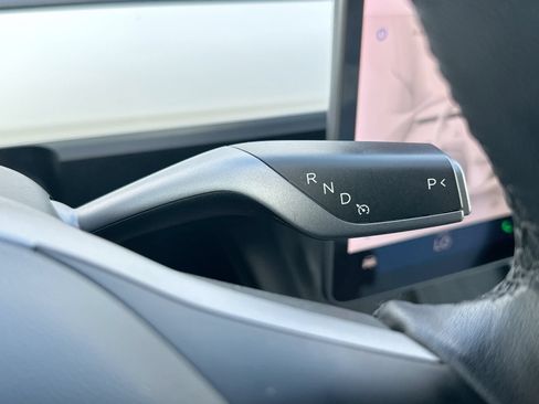 Used 2021 Tesla Model Y Long Range AWD/4WD image 20