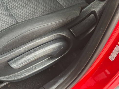 Used 2025 Kia Soul LX w/ LX Technology Package FWD image 22