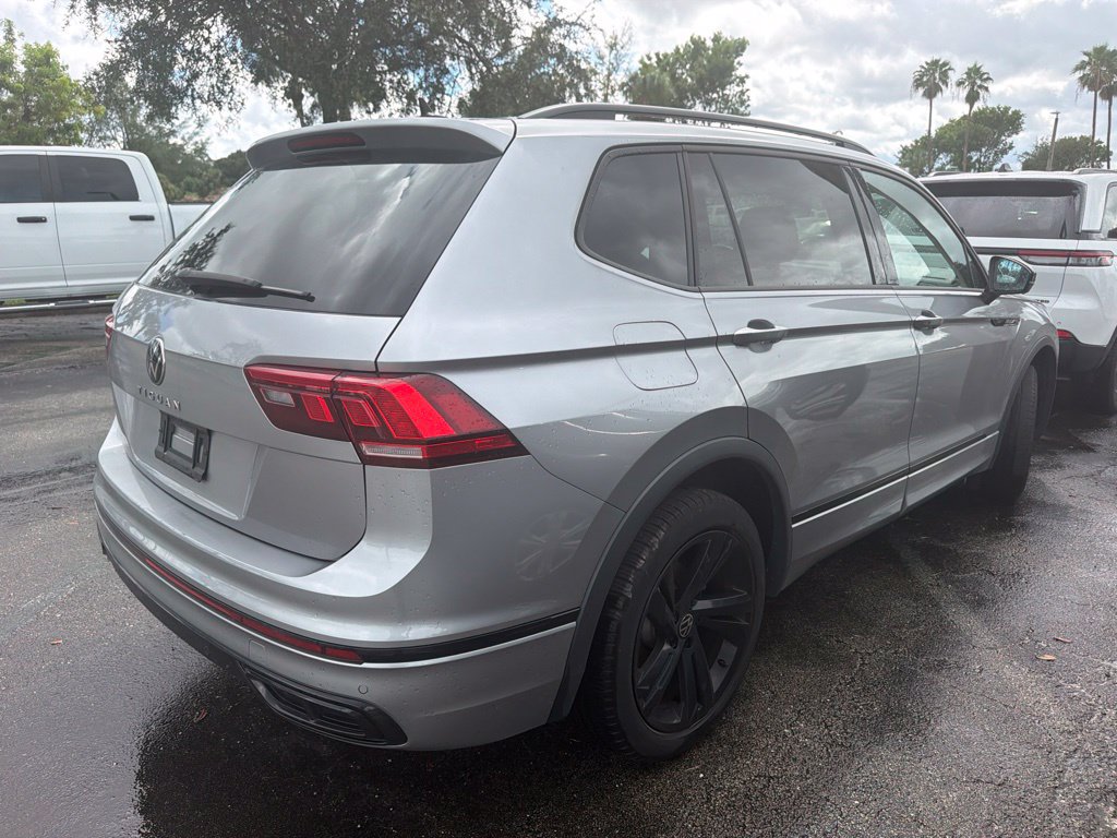 Used 2024 Volkswagen Tiguan SE R-Line FWD image 6
