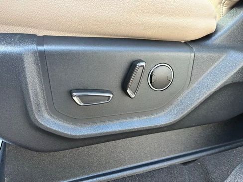 Used 2024 Ford Expedition Limited image 42