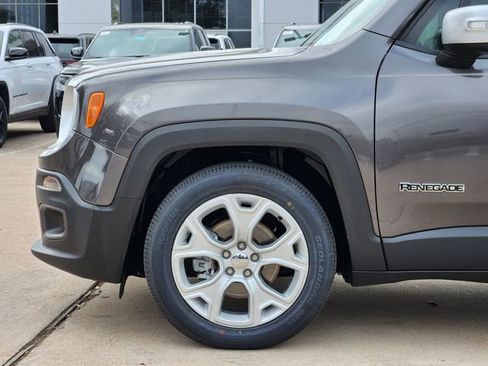 Used 2018 Jeep Renegade Limited w/ UConnect 8.4 Nav Group image 9
