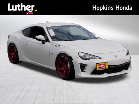 Used 2017 Toyota 86 RWD image 1