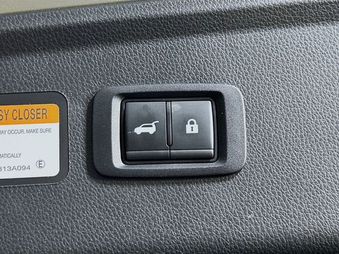 Used 2025 Mitsubishi Eclipse Cross AWD image 28