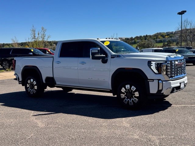 Used 2025 GMC Sierra 3500 Denali w/ Denali Reserve Package AWD/4WD image 8