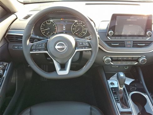 New 2025 Nissan Altima 2.5 SR image 7