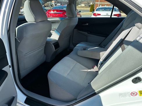 Used 2012 Toyota Camry LE image 9