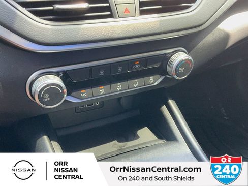 Used 2022 Nissan Altima 2.5 SV FWD image 23