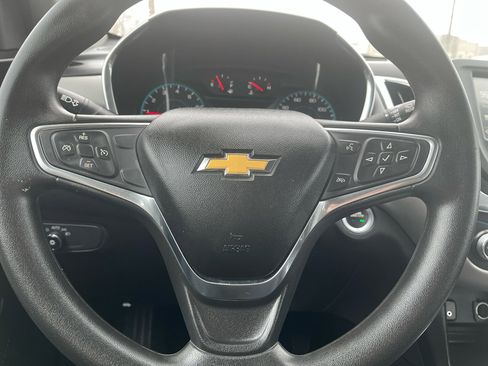 Used 2018 Chevrolet Equinox LS image 9
