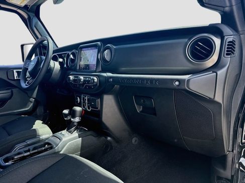 Used 2023 Jeep Wrangler Unlimited w/ Sun & Screen Package AWD/4WD image 33