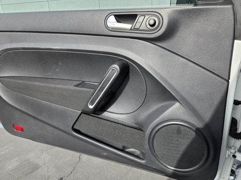 Used 2018 Volkswagen Beetle 2.0T S image 17