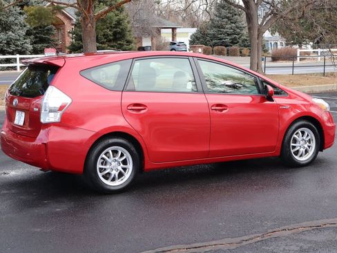 Used 2012 Toyota Prius V Three image 4