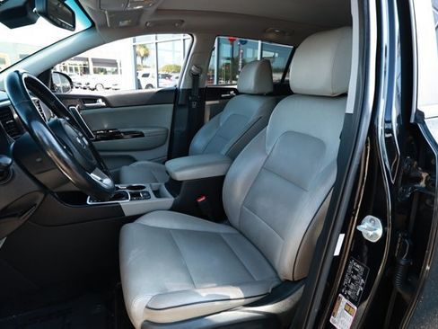 Used 2020 Kia Sportage EX w/ EX Technology Package FWD image 26