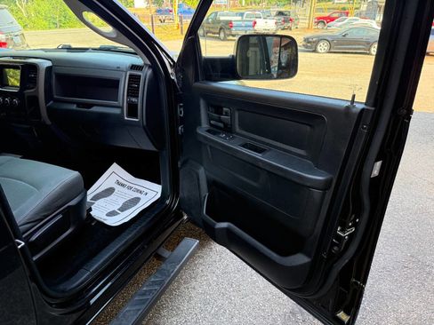 Used 2016 RAM 1500 Express w/ Black Ram 1500 Express Group AWD/4WD image 17