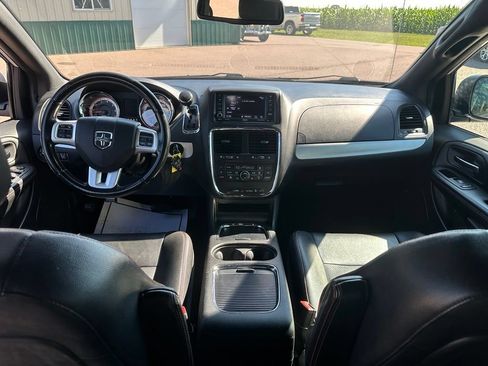 Used 2019 Dodge Grand Caravan GT FWD image 24