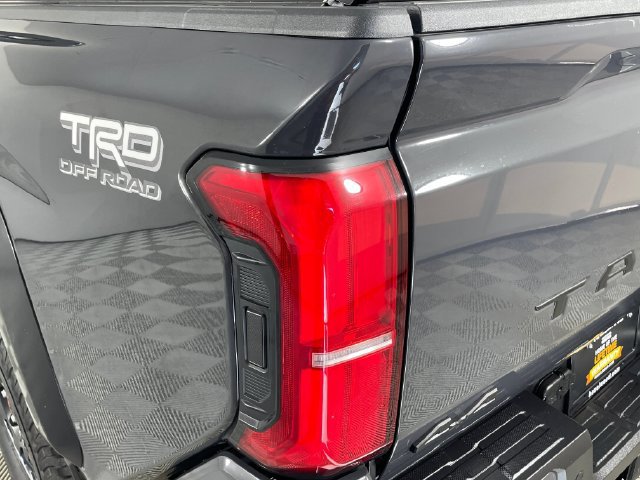 Used 2024 Toyota Tacoma TRD Off-Road w/ TRD Off Road Premium Package AWD/4WD image 19