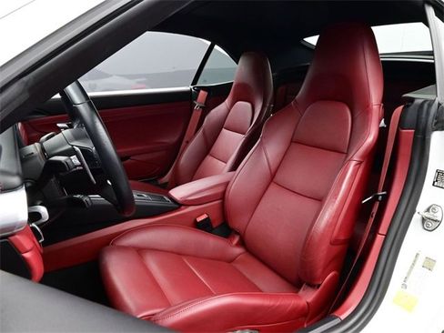 Used 2018 Porsche 911 Turbo image 5