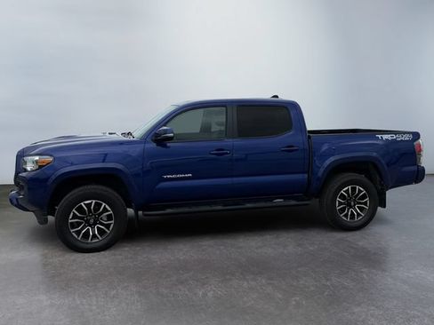 Used 2022 Toyota Tacoma TRD Sport AWD/4WD image 2