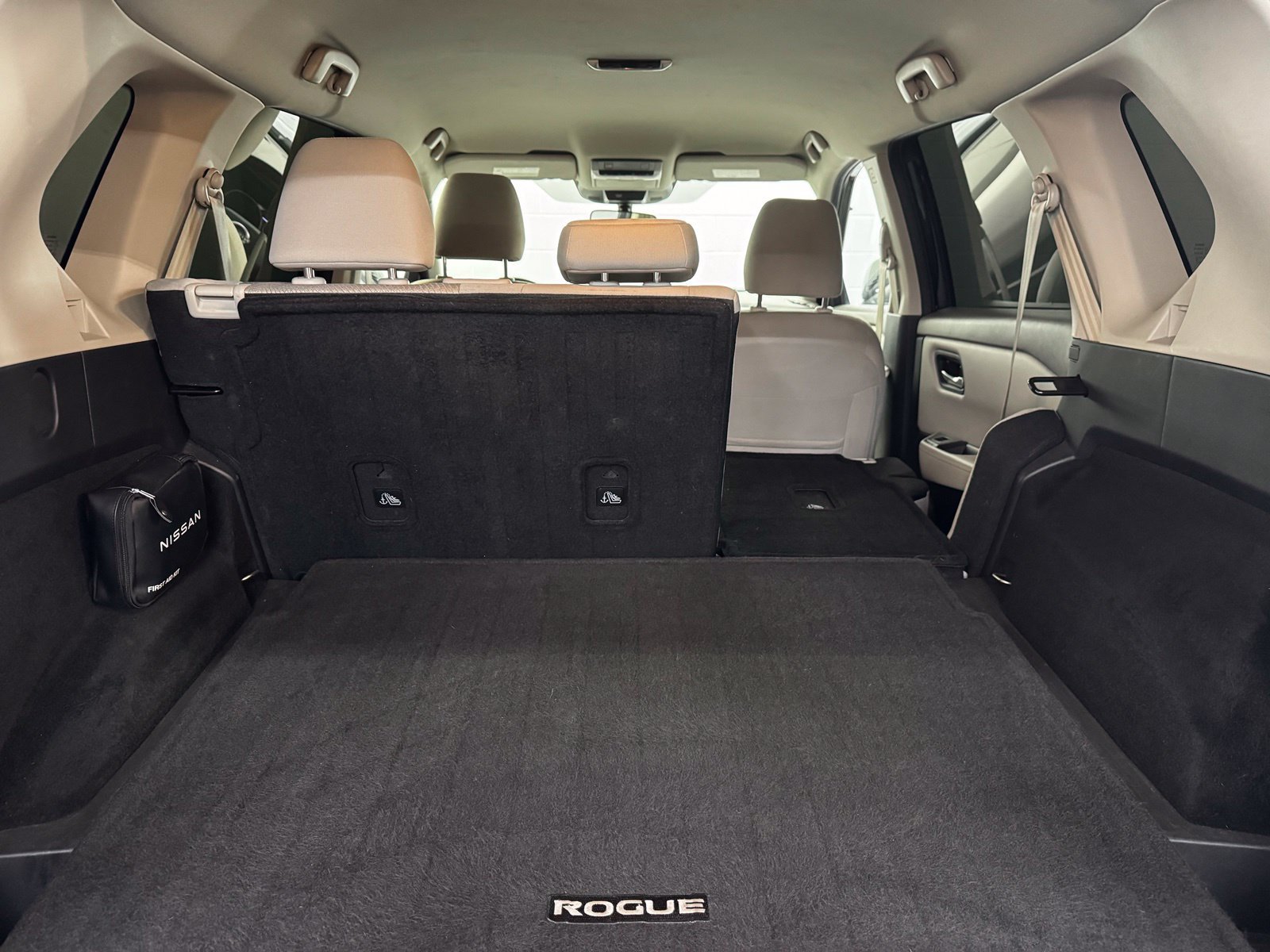Certified 2025 Nissan Rogue SV AWD/4WD image 39