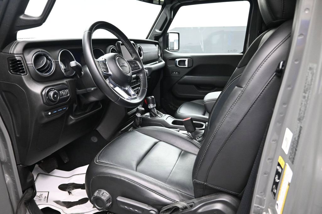 Used 2022 Jeep Wrangler Unlimited Sahara AWD/4WD image 14