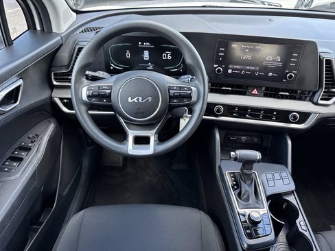Used 2023 Kia Sportage LX FWD image 12