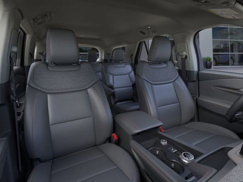 New 2025 Ford Explorer Active w/ Active Comfort Package image 9