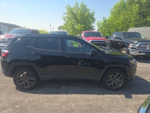 Used 2025 Jeep Compass Limited w/ Sun & Sound Group AWD/4WD image 7