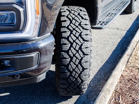 Used 2024 Ford F250 Lariat w/ Lariat Ultimate Package image 9