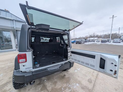 Used 2017 Jeep Wrangler Unlimited Sport w/ Quick Order Package 24S image 9