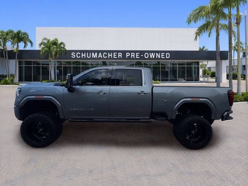 Used 2025 GMC Sierra 3500 Denali Ultimate AWD/4WD image 4