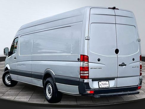 Used 2015 Mercedes-Benz Sprinter 2500 image 7